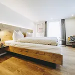 Pflugwirts Und Hotel 3*