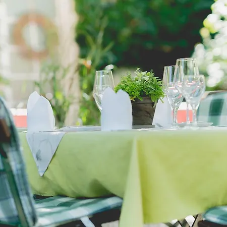 Hotel Pflugwirts Und 3*